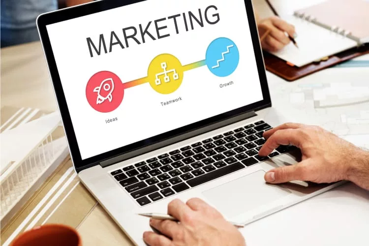 How do creative digital marketing agencies differ from traditional marketing agencies in 2024